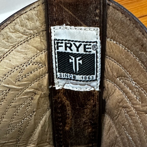 COPY - ✨LIKE NEW ✨ (worn twice) Frye Billy Pull On Tan Distressed Leather Cowbo… - Picture 8 of 10